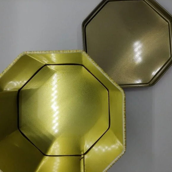 Two Christmas/Holiday Nesting Cookie  Tins, Metal - Picture 6 of 8